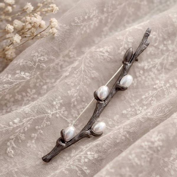 Pussy Willow Delicate Brooch: Pearls Flower Pin - Small size, unisex