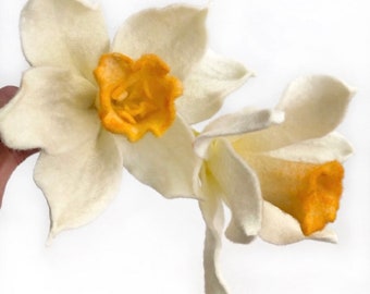 Daffodils Felt Flowers, Daffodil Floral Stem, Mother's Day Flowers, Wedding Rehearsal Bouquet, Bridesmaid Bouquets, Heirloom Floral Bouquet