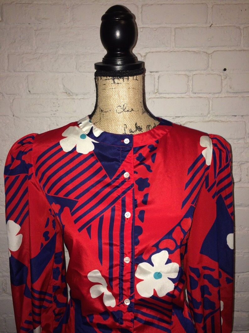 Size 10 Floral Vintage Victoria Jones Blue Polyester Red