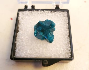 DIOPTASE Thumbnail Crystal Cluster  Specimen from Kayikoveldt, Namibia South Africa in Case