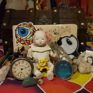 Bearly Box - Psychic Treasure - Witchy Box - Mystery Box - Crystals, Key, Pocket Watch, Panda Patch, Quartz, Citrine, Hypno