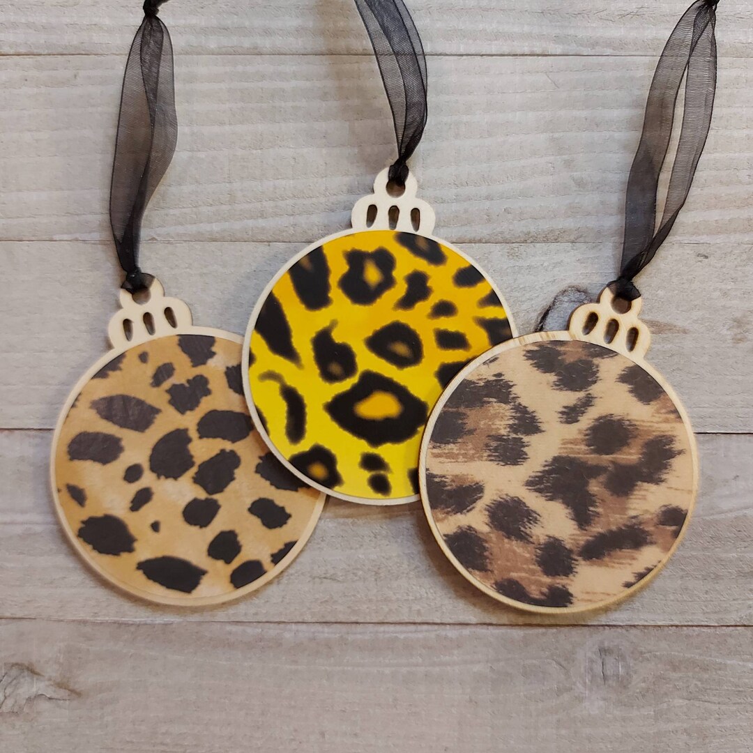 Individual Circle Wood Animal Print Ornaments holiday Tree Gift Tags