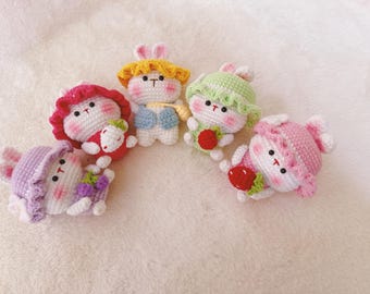 Handgemachter gehäkelter Obstiger Hase Schlüsselanhänger | Amigurumi Plüschi