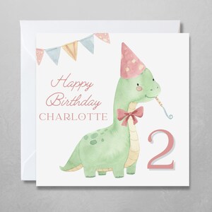 carte d'anniversaire personnalisée de dinosaure mignon | Dinosaure rose pour fille | Carte de voeux personnalisée avec votre nom et votre âge | Illustration aquarelle