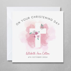 de baptême personnalisée | Croix florale sur aquarelle rose | Carte religieuse pour bébé fille | Personnalisez-le avec le nom et la date de l'enfant