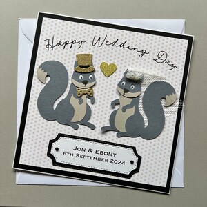 de mariage personnalisée en forme d'écureuil | Écureuil gris ou roux | Thème noir et or | carte de mariage des bois | Mariage en plein air | Mariage d'animaux