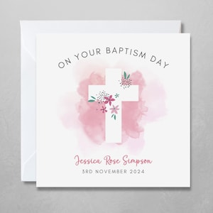 de baptême personnalisée | Croix florale sur aquarelle rose | Carte religieuse pour bébé fille | Personnalisez-le avec le nom de l'enfant et la date du baptême