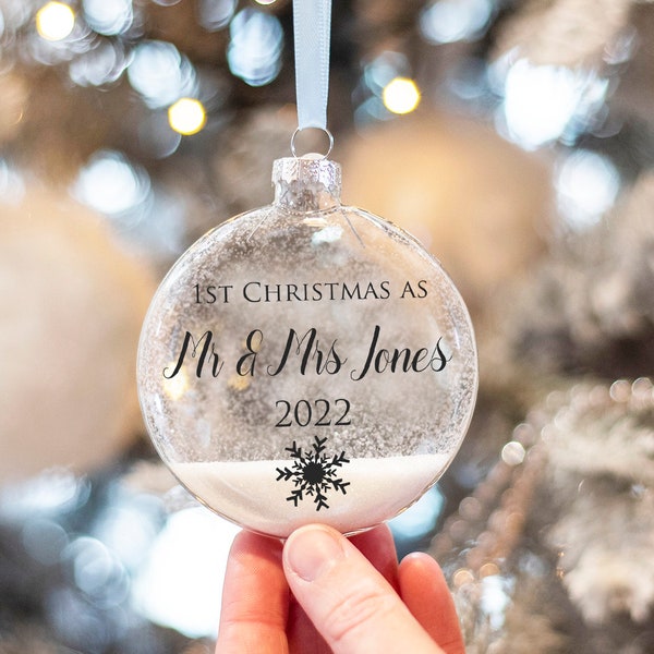 Boule de Noël personnalisée en verre à paillettes pour 1er Noël marié