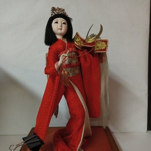 Bambola asiatica d'epoca in Shadowbox - Acquisto turistico - (NBPE#1456)