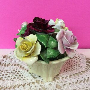 Porcelana china vintage Crown Royal - Ramo de rosas en varios colores - Tal cual - (NBPE#789)