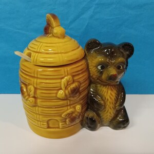 Xizhi 200ml Glass Honey Jar With Bee Decoration Lid And Small