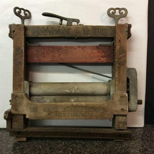 Antique One Minute Manufacturing Co. Wash Wringer - Newton, IA - (NBPE#863)