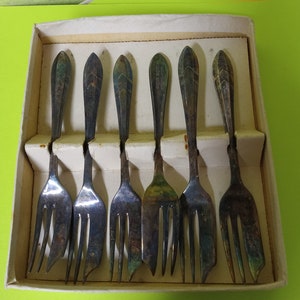 6 Art Deco Silver Vintage Appetizer Forks - (NBPE#2297E)