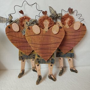 3 Country Wooden Figures - New - (NBPE#1615)