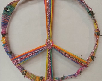 10" Repurposed Barbed Wire Peace Sign - New - (NBPE#1M/151)