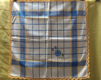 Vintage Linen Table Cover - Made in Portugal - (NBPE#1281)