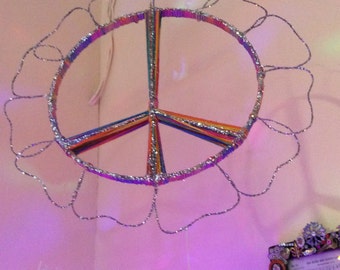 Plaque de paix suspendue style fleur avec paillettes argentées
