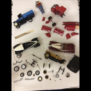 Vintage Misc. 30+ Broken Metal Pieces and Cars - (NBPE#832)