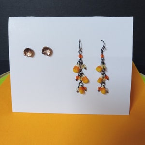 2 paires de boucles d'oreilles vintage style bonbon Reese's & Candy Corn NBPE2457E image 1