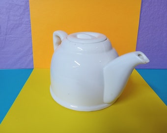 Vintage White Porcelain Tea Pot - As is - (NBPE#1421)