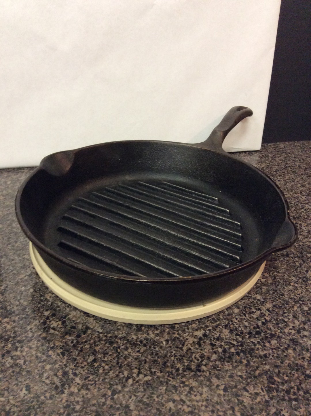 Vintage Wagners 1891 Original Cast Iron Fat Free Fryer 11 3/8 NBPE861