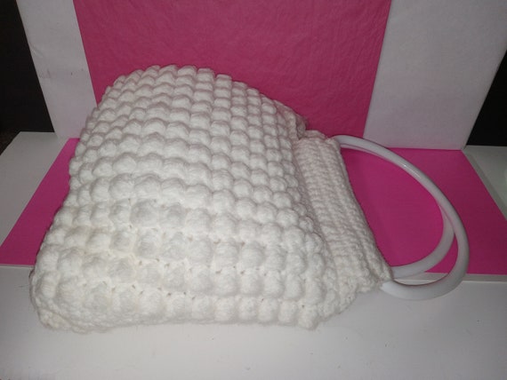Vintage Hand Made Knitted White/White Handled Pur… - image 3