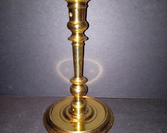 Virginia Metalcrafters Colonial Williamsburg Heavy Single Brass Candlestick - CW16-2 - (NBPE#2685D)