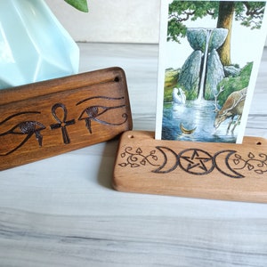 Soporte para cartas del Tarot del día, soporte de altar para cartas del Tarot, Lenormand u Oráculo, herramienta de adivinación de brujería (diferentes estilos)