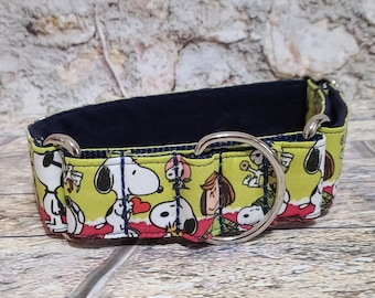 1.5 Inch Martingale Collar. Happy Famous beagle and friends cotton fabric; Medium