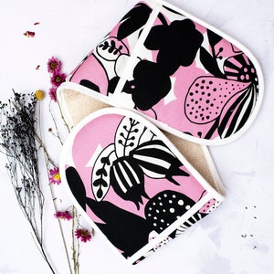 Kitchen Oven Gloves, Double Oven Gloves, Pink Oven Mitts,  Housewarming Gift, Kitchen Decor Gift
