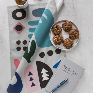 Housewarming Gift, Kitchen Towel, Abstract Tea Towel, Modern Home Decor, Kitchen Gift, Hostess Gift