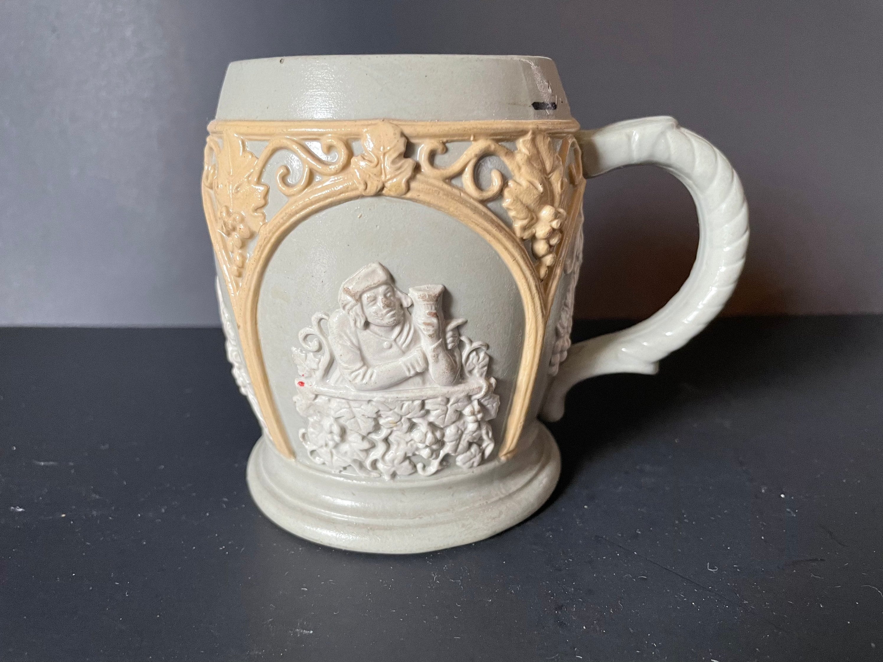 Antique Villeroy and Boch Mettlach Beer Mug 1/4L