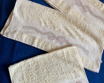 Yellow bow towels - Yellowstone towel set bow