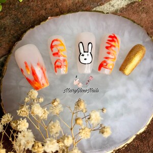 BB FLAMESS-Press On Nails - Glue On Fake Nails- Luxury Handmade Nail Tips. conejo nails, concert nails,short nails,glue on nails