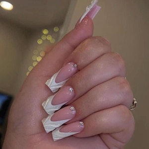French aesthetic Press on nails-luxury nails-white nails-nail art-3D nails-short long nails-glue on nails-aesthetic nails-white French nails