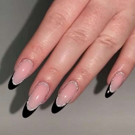 19 of our favorite examples of black Halloween nails | Kiara Sky