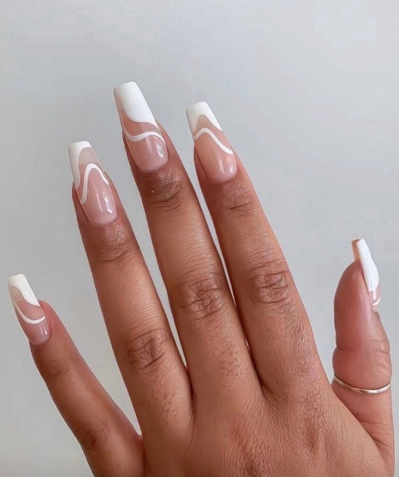 Cute white nails discount