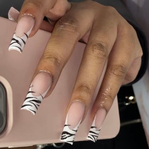 ALMAAA-Press on nail-luxury nails-gel x nails-glue on nails-party nails-square nails-nail art-French press ons