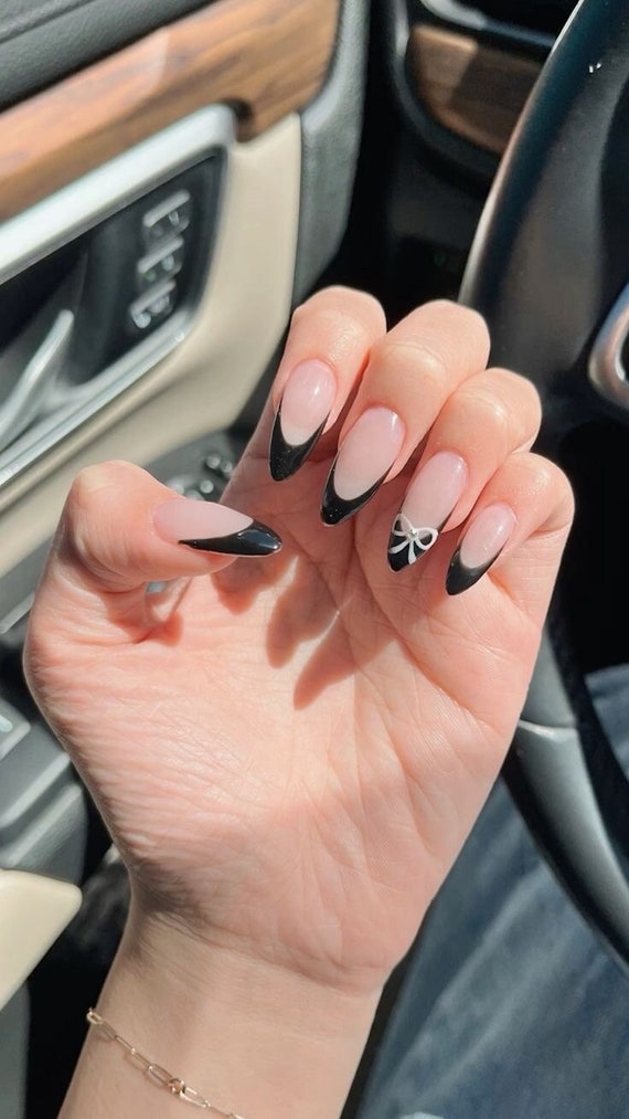 aesthetic short nails