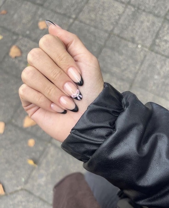 trending almond nails