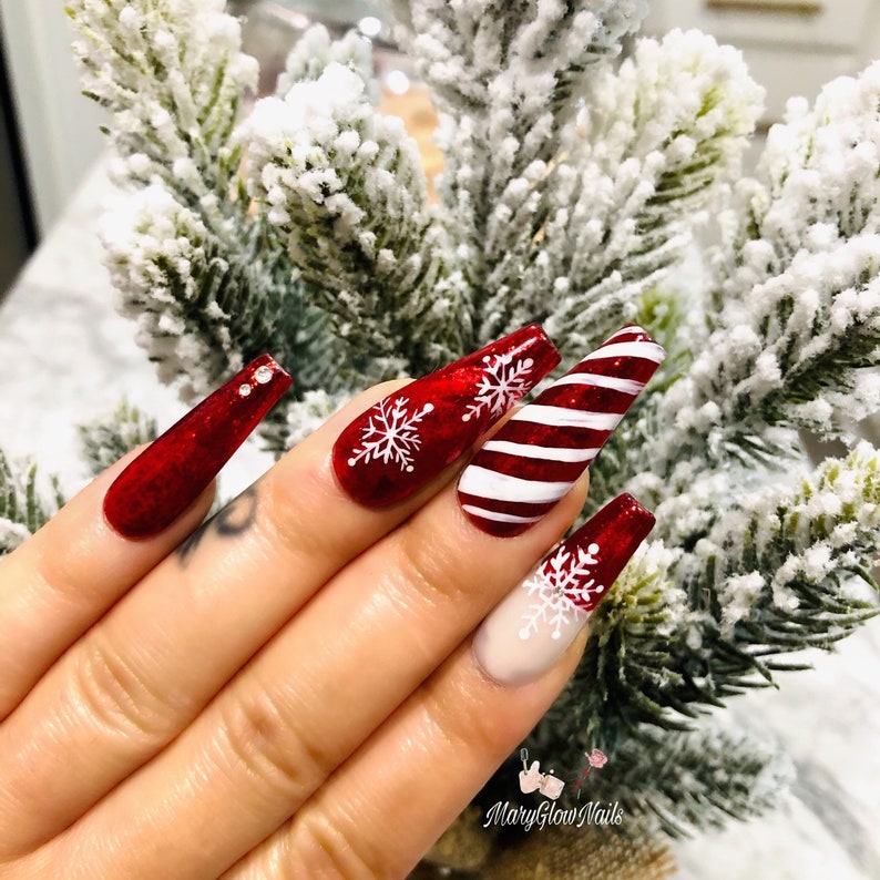 Christmas Red and White Coffin Nails