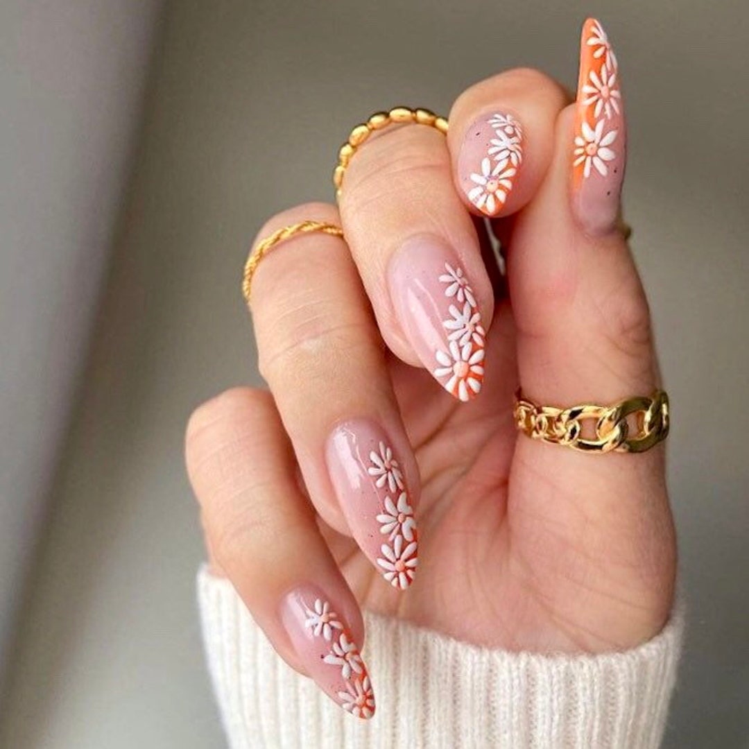 elfsacks.com  Flower nails, Nails, Nail art