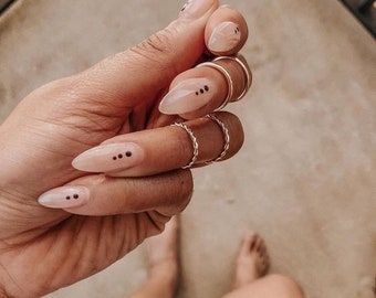 NEUTRAL GIRL-Press on Nails- luxury nails-glue on nails-fake nails-nude nails-aesthetics nails-neutral nails-reusable nails