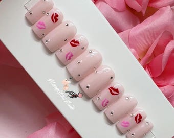 Besitosss-Press on nails-luxury nails-nail art-vday nails -short almond nails-glue on nails-aesthetic nails valentines nails lips kiss nails