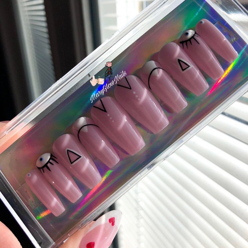 MUSE-press on nails-glue on nails-evil eye nails-pink nails-luxury nails-gel x nails-gel extensión nails image 2