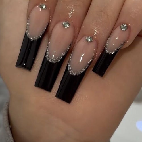 Black Nails With Diamonds