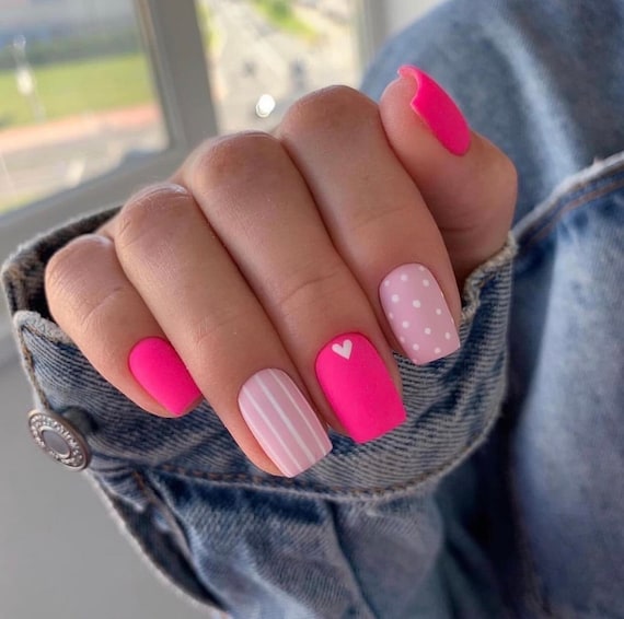 Neon pink nails discount