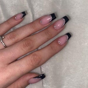 SHELBY-Press on nails- French nails-black nails-black French nails-luxury nails-glue on nails-fake nails-gel nails almond nails long medium