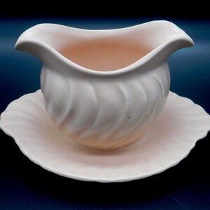 Franciscan Ware Pink/Coral Matte Coronado Gravy Boat Gladding McBean Pottery