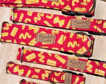 Rotes Makkaroni Pasta Noodles Hundehalsband, Martingale oder flache Schnalle Halsband, verstellbares Stoff Hundehalsband, KandMcollars, Mac n Käse, Noods